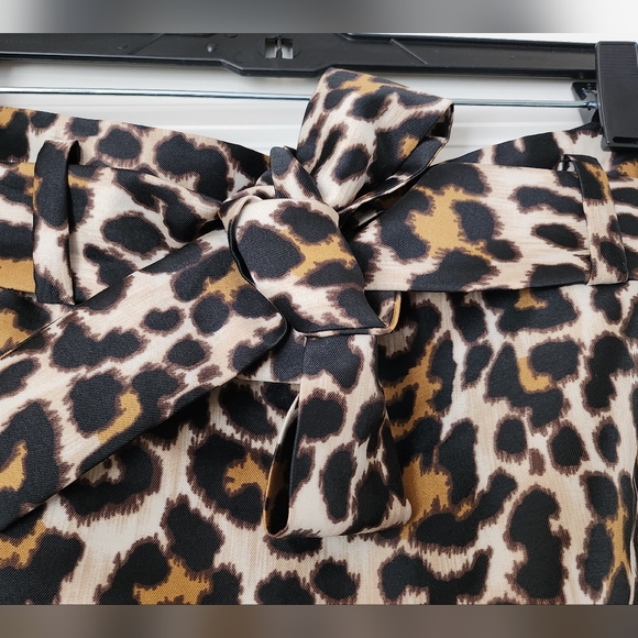 Stunning J. Crew Leopard Paper Bag Skirt Size 4 EUC - Picture 3 of 5